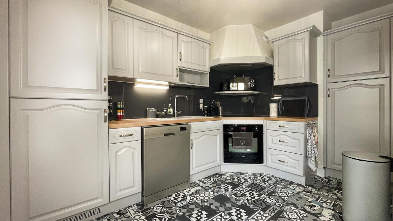 Homey Wood - New - Appartement Avec Une Chambre - Parking Prive Gratuit - Balcon Prive - A 5 Min De La Gare Pour Rejoindre Geneve Annemasse Dış mekan fotoğraf