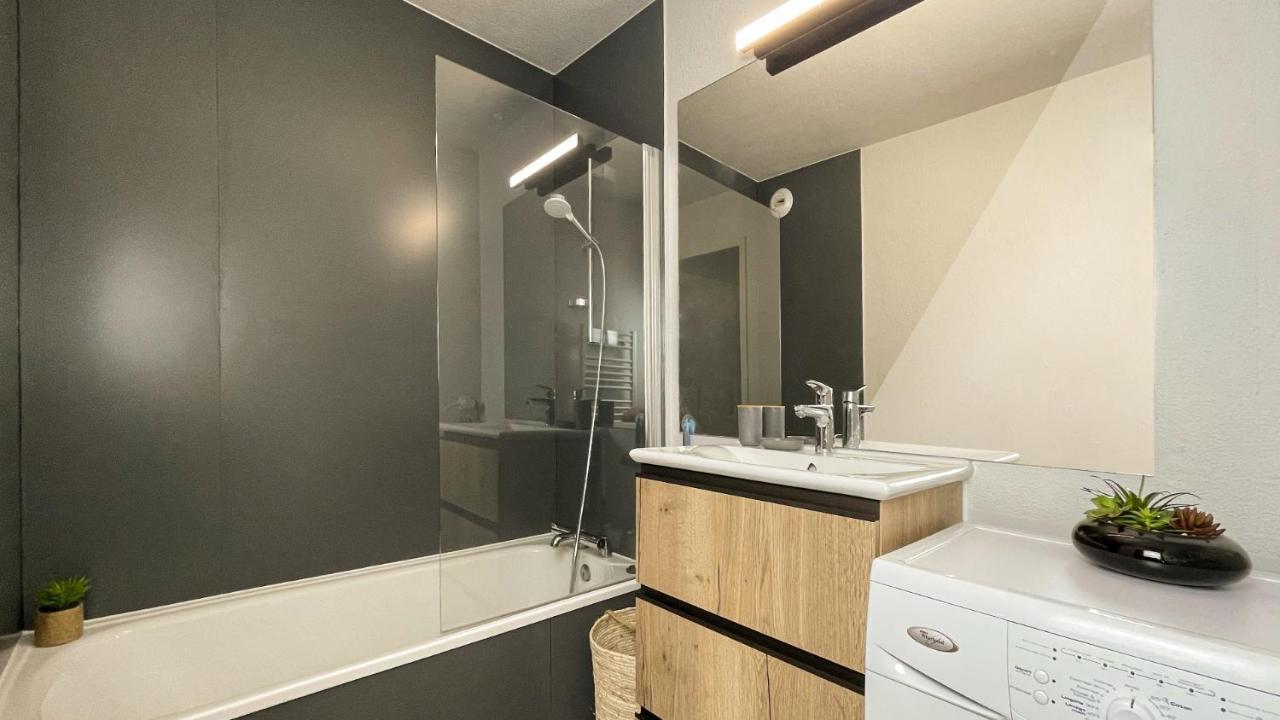 Homey Wood - New - Appartement Avec Une Chambre - Parking Prive Gratuit - Balcon Prive - A 5 Min De La Gare Pour Rejoindre Geneve Annemasse Dış mekan fotoğraf